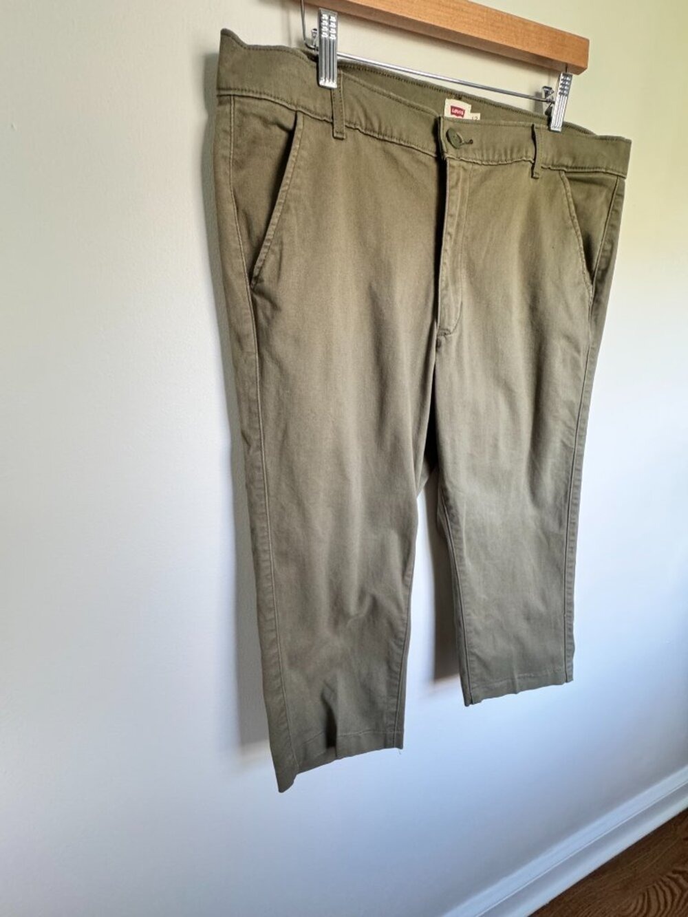 Levi’s Women’s Olive Green Chino Pants Size 12 Straight Leg Casual Khaki - Picture 3 of 8